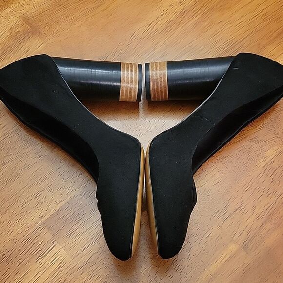 H & M Pumps - Picture 2 of 7